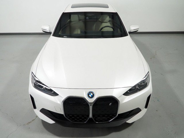 Used 2023 BMW i4 eDrive40 RWD image 11
