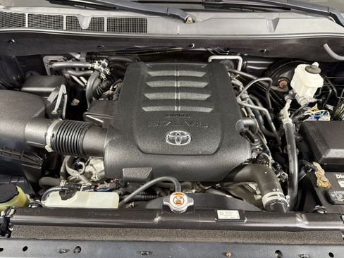 Used 2019 Toyota Sequoia SR5 AWD/4WD image 28