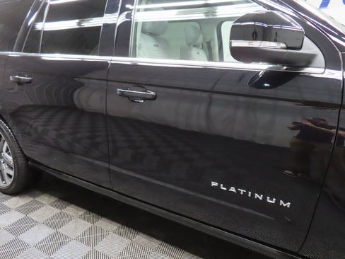 Used 2025 Ford Expedition Max Platinum w/ Platinum Ultimate Package image 39
