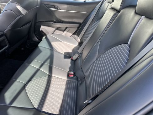 Used 2022 Toyota Camry SE w/ Convenience Package image 12