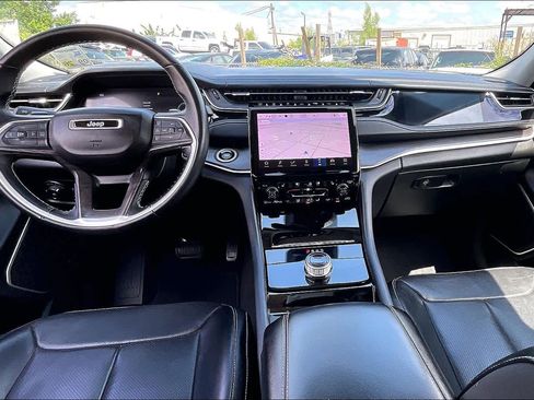 Used 2022 Jeep Grand Cherokee Limited w/ Luxury Tech Group II RWD image 16