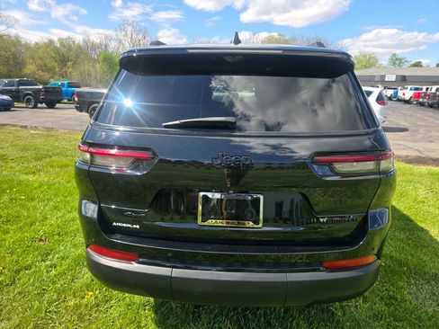 Used 2023 Jeep Grand Cherokee L Limited w/ Luxury Tech Group II AWD/4WD image 6