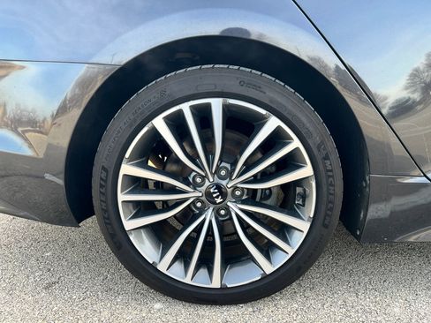 Used 2019 Kia Stinger RWD image 12