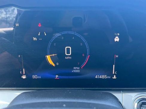 Used 2025 Chevrolet Trax LT FWD image 20