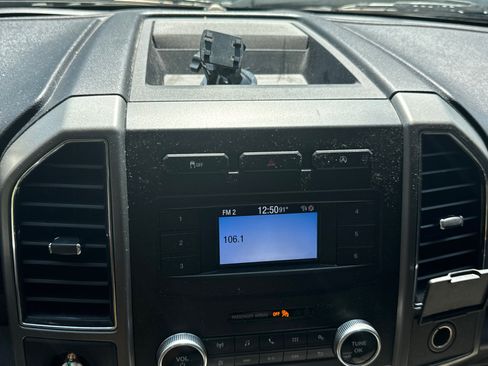 Used 2018 Ford Expedition XLT w/ Equipment Group 201A RWD image 23