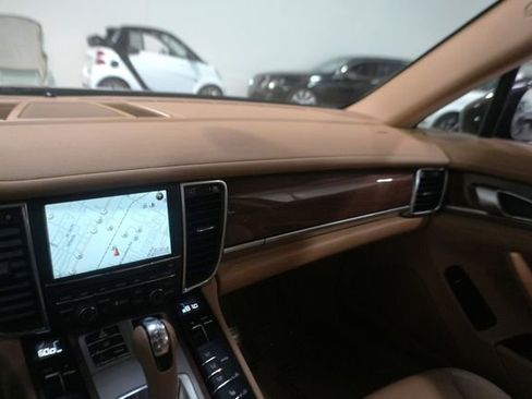 Used 2011 Porsche Panamera 4 image 19