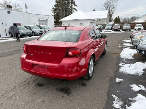 Used 2013 Dodge Avenger SE image 4