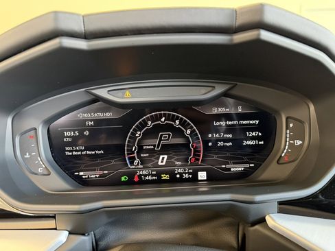 Used 2022 Lamborghini Urus image 14