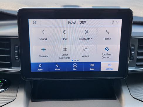 Used 2021 Ford Explorer XLT w/ Equipment Group 202A RWD image 17
