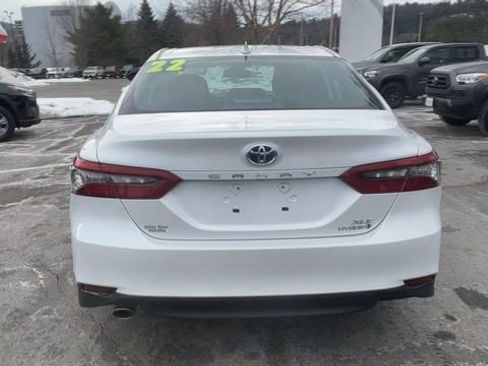 Used 2022 Toyota Camry XLE w/ Navigation Upgrade Package image 7