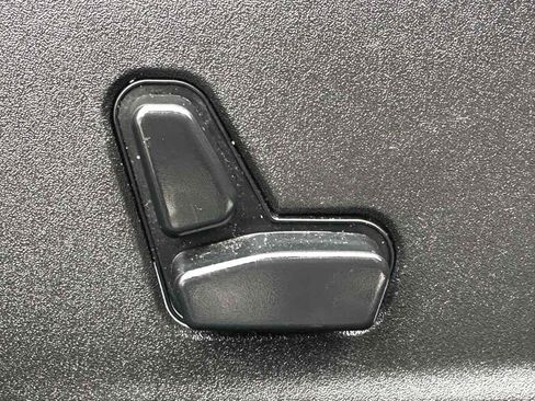 Used 2016 Chrysler 300 S RWD image 26