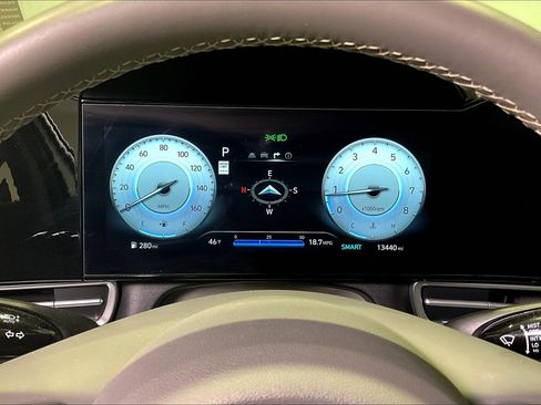 Used 2025 Hyundai Elantra SEL image 13