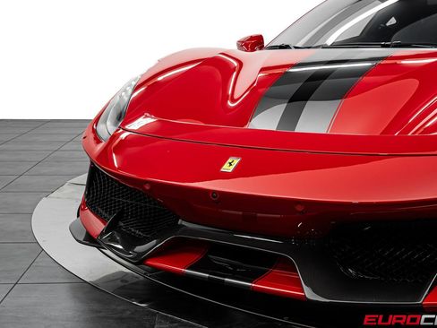 Used 2019 Ferrari 488 Pista Coupe RWD image 12
