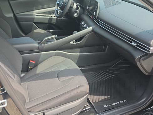 New 2026 Hyundai Elantra SE FWD image 12
