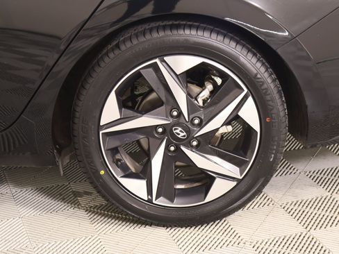 Used 2021 Hyundai Elantra Limited w/ Cargo Package image 20