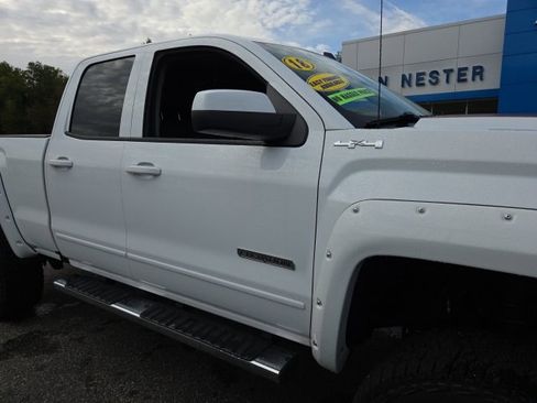 Used 2018 GMC Sierra 1500 SLE image 26