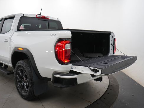 Used 2025 GMC Canyon Elevation w/ Convenience Package AWD/4WD image 9