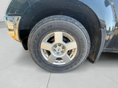Used 2008 Nissan Frontier SE w/ SE Value Truck Pkg AWD/4WD image 9