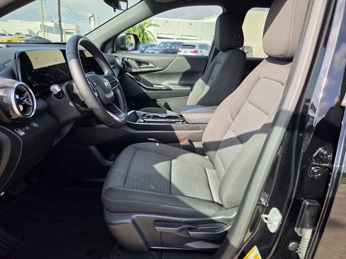Used 2025 Chevrolet Equinox LT FWD image 26