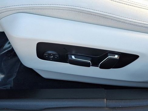 Used 2025 BMW i5 xDrive40 w/ M Sport Package image 18