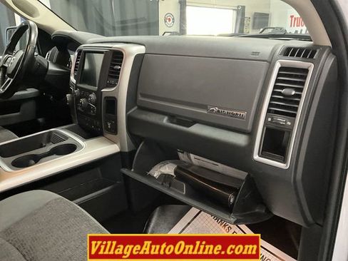 Used 2017 RAM 1500 Big Horn AWD/4WD image 38
