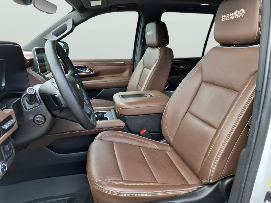 Used 2024 Chevrolet Tahoe High Country RWD image 18