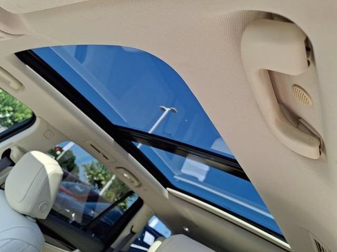 Used 2023 Cadillac XT6 Premium Luxury FWD image 9