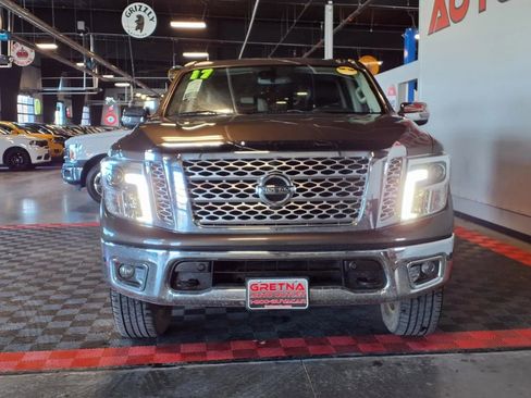 Used 2017 Nissan Titan SL AWD/4WD image 2