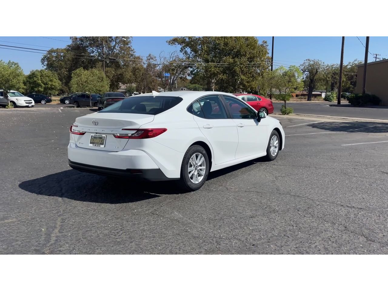 Used 2025 Toyota Camry LE w/ Convenience Package FWD image 2
