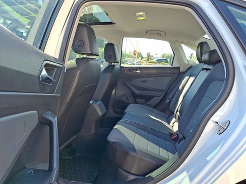 Used 2026 Volkswagen Jetta SE FWD image 10