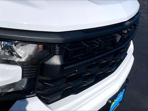 Used 2023 Chevrolet Silverado 1500 Custom image 32