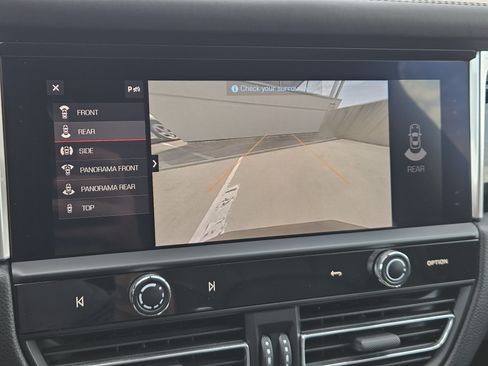 Certified 2023 Porsche Macan S AWD/4WD image 18