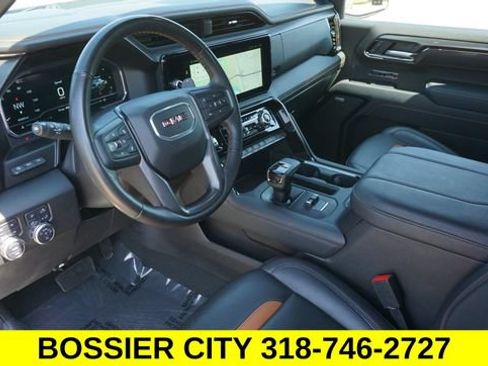 Certified 2025 GMC Sierra 1500 AT4 w/ AT4 Premium Package AWD/4WD image 9