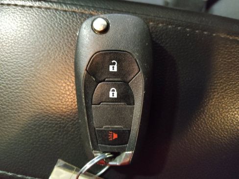 Used 2019 Chevrolet Cruze LS FWD image 32