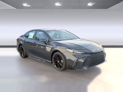 New 2026 Toyota Camry Hybrid image 7