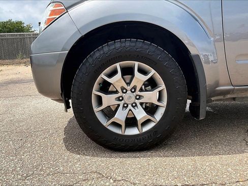 Used 2021 Nissan Frontier SV RWD image 9