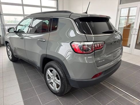 Used 2024 Jeep Compass Latitude AWD/4WD image 3