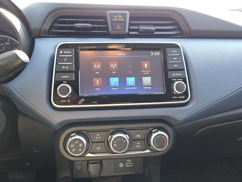 Used 2025 Nissan Versa SV w/ Trunk Package image 8