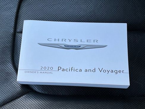 Used 2020 Chrysler Pacifica Limited FWD image 40