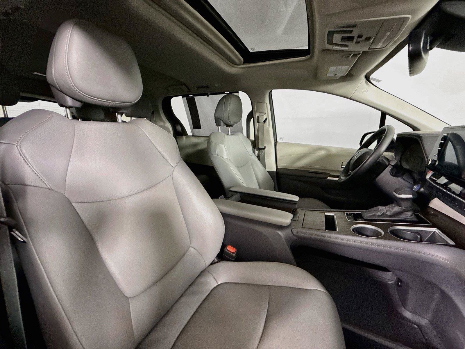Certified 2024 Toyota Sienna XLE FWD image 41