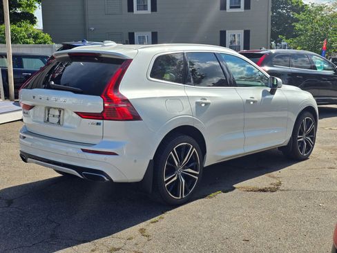 Used 2019 Volvo XC60 T6 R-Design w/ Protection Package Premier AWD/4WD image 8