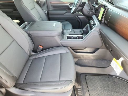 New 2025 GMC Sierra 2500 Denali w/ Technology Package image 10