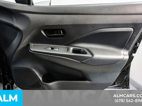 Used 2025 Nissan Versa S w/ Trunk Package image 39