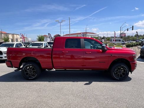 New 2026 RAM 2500 Laramie AWD/4WD image 9