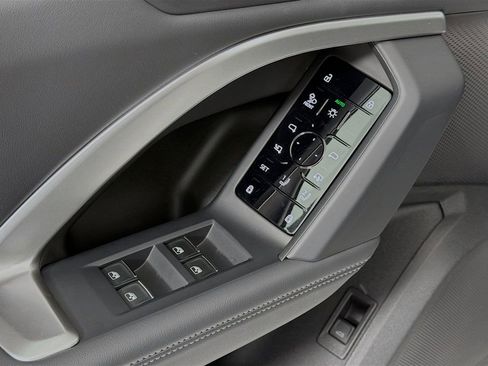 Certified 2025 Audi Q5 Premium Plus w/ Premium Plus image 18