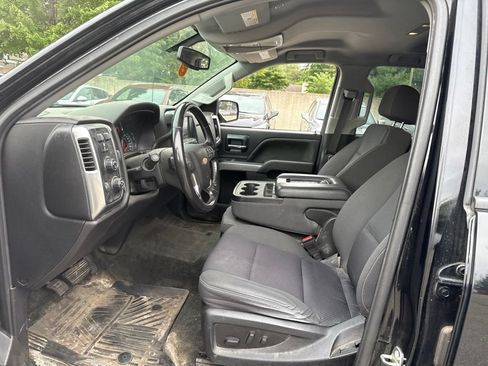 Used 2018 Chevrolet Silverado 1500 LT w/ Midnight Edition AWD/4WD image 9