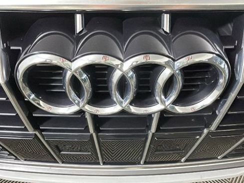 Used 2024 Audi Q3 2.0T Premium AWD/4WD image 9