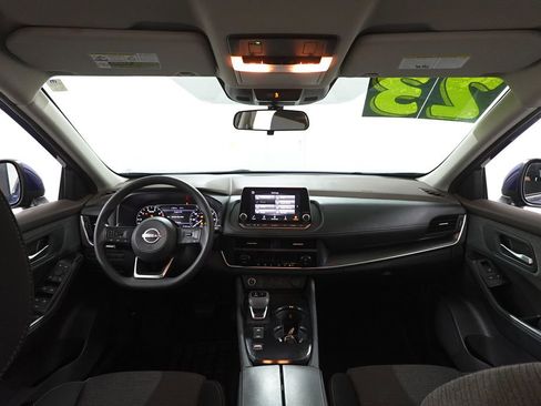 Used 2023 Nissan Rogue SV image 7