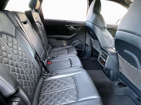 Used 2022 Audi SQ7 Prestige AWD/4WD image 19