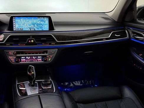 Used 2018 BMW 750i xDrive AWD/4WD image 28